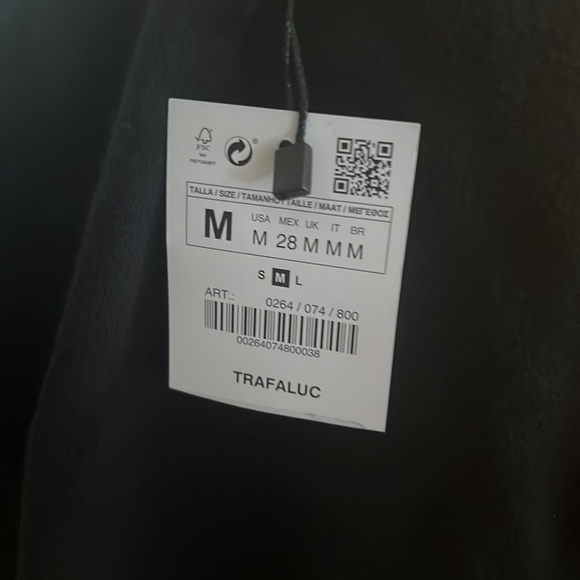 🎉Zara, crop sweatshirt, medium; says “Wonder” - Picture 8 of 8